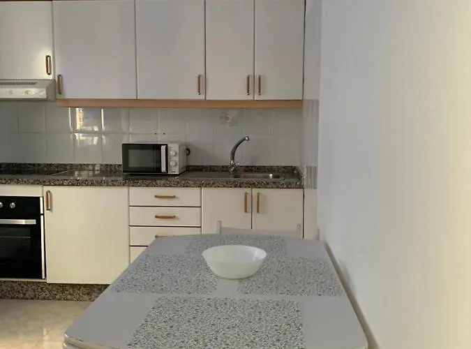 Tres Privadas 4huespedes 4huespedes 2huespedes Piso A Compartir *
