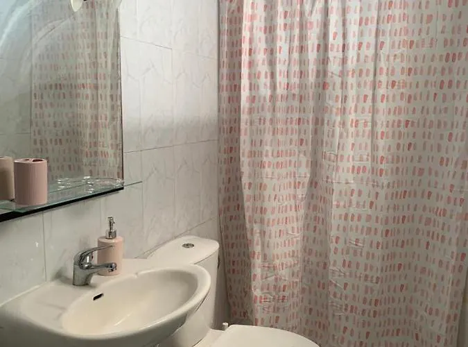 Tres Privadas 4huespedes 4huespedes 2huespedes Piso A Compartir *